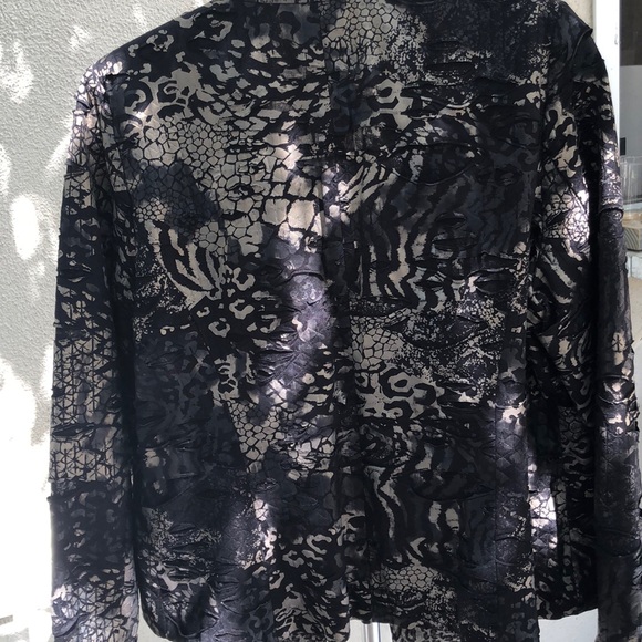 Blazer - Picture 2 of 3